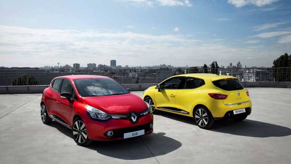 A outra é a introdução da transmissão EDC de seis velocidades (dupla embreagem) | <a href="%20https://preprod.quatrorodas.abril.com.br/saloes/paris/2012/renault-clio-702424.shtml" rel="migration">Leia mais</a>