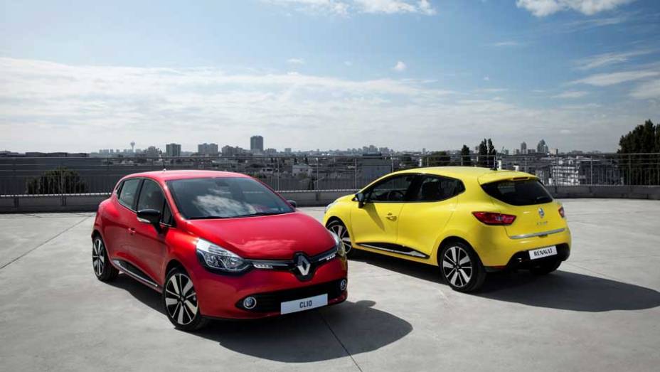 A outra &eacute; a introdu&ccedil;&atilde;o da transmiss&atilde;o EDC de seis velocidades (dupla embreagem) | <a href="%20https://preprod.quatrorodas.abril.com.br/saloes/paris/2012/renault-clio-702424.shtml" rel="migration">Leia mais</a>