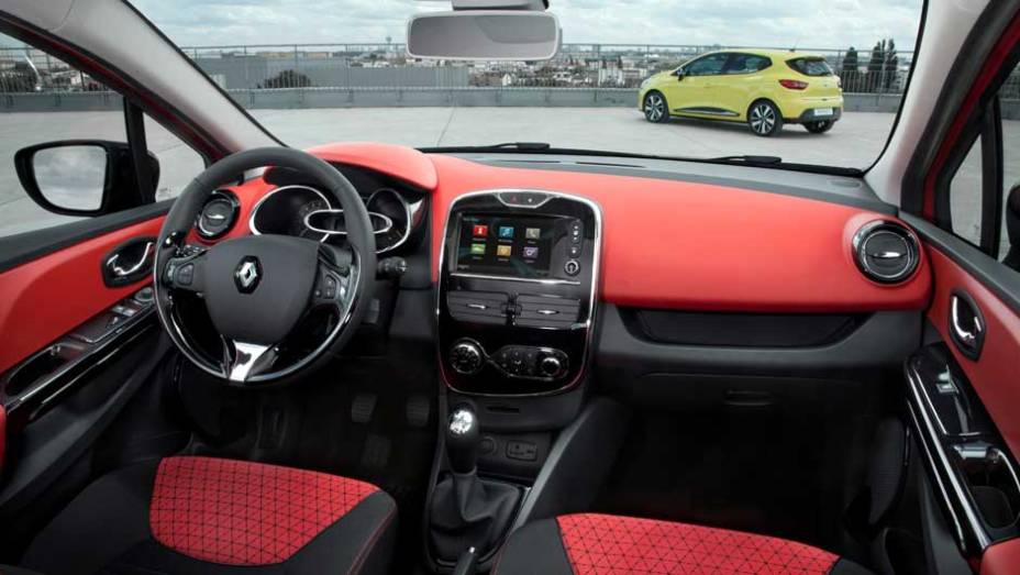 O início de vendas na Europa está previsto para o começo de 2013 | <a href="https://preprod.quatrorodas.abril.com.br/saloes/paris/2012/renault-clio-702424.shtml" rel="migration">Leia mais</a>