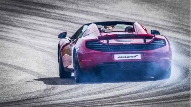 | <a href="https://preprod.quatrorodas.abril.com.br/saloes/paris/2012/mclaren-mp4-12c-spider-703295.shtml" rel="migration">Leia mais</a> | <a href="https://preprod.quatrorodas.abril.com.br/saloes/paris/2012/mclaren-mp4-12c-spider-703295.shtml" rel="migration">Leia mais</a>