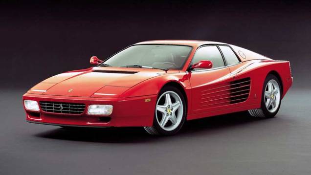 Ferrari 512 TR: sucessora da clássica Testarossa, conquistou fãs pelo estilo arrebatador e o motor V12 de quase 500 cv | <a href="https://preprod.quatrorodas.abril.com.br/noticias/sergio-pininfarina-morre-aos-85-anos-324190_p.shtml" target="_blank" rel="migration">Leia mais</a> Ferrari 512 TR: sucessora da clássica Testarossa, conquistou fãs pelo estilo arrebatador e o motor V12 de quase 500 cv | <a href="https://preprod.quatrorodas.abril.com.br/noticias/sergio-pininfarina-morre-aos-85-anos-324190_p.shtml" target="_blank" rel="migration">Leia mais</a>