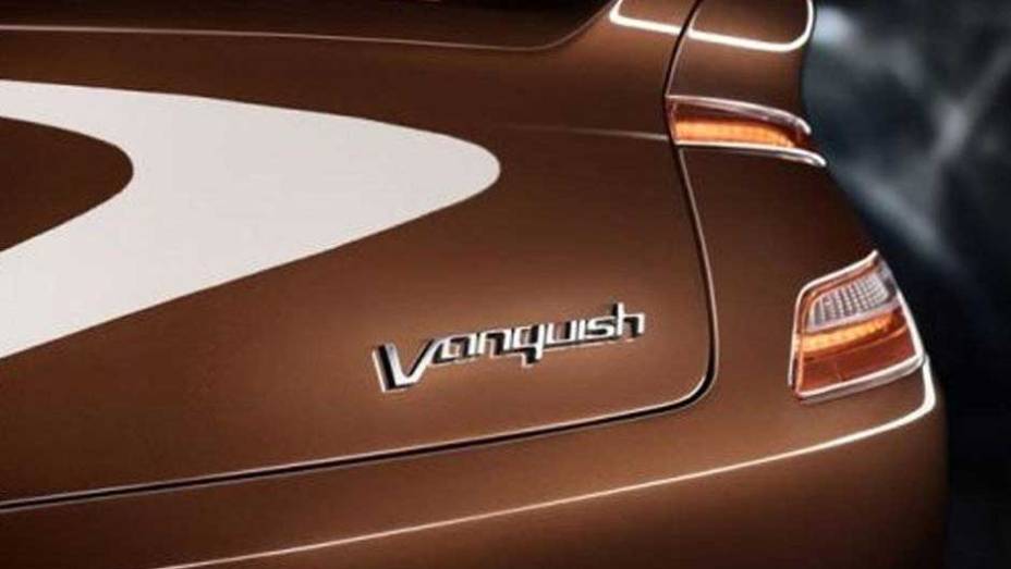 Novo Aston Martin Vanquish | <a href="https://preprod.quatrorodas.abril.com.br/saloes/paris/2012/aston-martin-vanquish-702721.shtml" rel="migration">Leia mais</a>