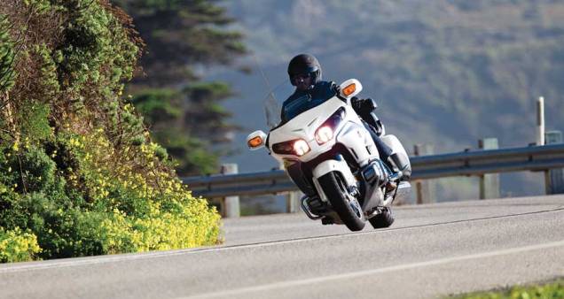 Seu porte avantajado faz a Gold Wing ser ideal para estradas, mas pouco prática na cidade | <a href="https://preprod.quatrorodas.abril.com.br/moto/noticias/nova-gold-wing-691786.shtml" rel="migration">Leia mais</a> Seu porte avantajado faz a Gold Wing ser ideal para estradas, mas pouco prática na cidade | <a href="https://preprod.quatrorodas.abril.com.br/moto/noticias/nova-gold-wing-691786.shtml" rel="migration">Leia mais</a>