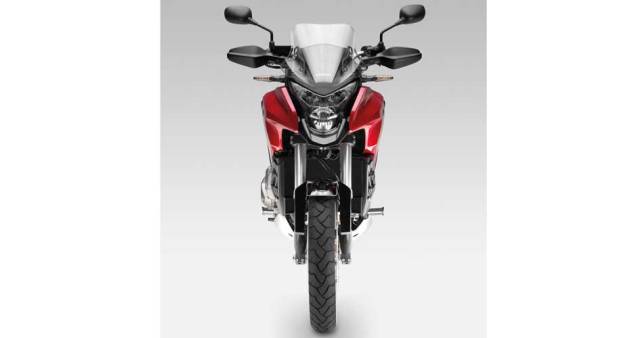 Moderna, a VFR tem sistema de transmissão eletrônica de dupla embreagem (DCT - Dual Clutch Transmission), disponibilizando a opção de condução por controle manual ou totalmente automático | <a href="https://preprod.quatrorodas.abril.com.br/moto/noticias/vfr-1200x-c" rel="migration"></a> Moderna, a VFR tem sistema de transmissão eletrônica de dupla embreagem (DCT - Dual Clutch Transmission), disponibilizando a opção de condução por controle manual ou totalmente automático | <a href="https://preprod.quatrorodas.abril.com.br/moto/noticias/vfr-1200x-c" rel="migration"></a>
