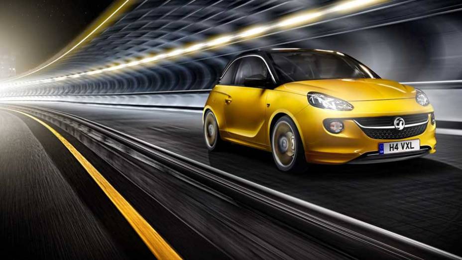 Adam tem capacidade para transportar até 4 ocupantes | <a href="https://preprod.quatrorodas.abril.com.br/saloes/paris/2012/opel-adam-702610.shtml" rel="migration">Leia mais</a>