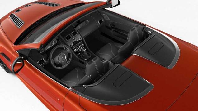 Quem entra em qualquer Aston Martin logo nota a qualidade ímpar do acabamento, com couro e fibra de carbono em uso abundante | <a href="https://preprod.quatrorodas.abril.com.br/saloes/paris/2012/aston-martin-vantage-v12-roadster-703294.shtml" rel="migration">Leia mais</a> Quem entra em qualquer Aston Martin logo nota a qualidade ímpar do acabamento, com couro e fibra de carbono em uso abundante | <a href="https://preprod.quatrorodas.abril.com.br/saloes/paris/2012/aston-martin-vantage-v12-roadster-703294.shtml" rel="migration">Leia mais</a>