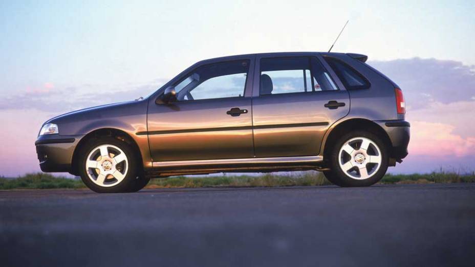 A versão GTI 2000 foi a última esportiva da linha Gol | <a href="https://preprod.quatrorodas.abril.com.br/reportagens/classicos/gol-completa-35-anos-veja-10-curiosidades-863880.shtml" rel="migration">Leia mais</a>