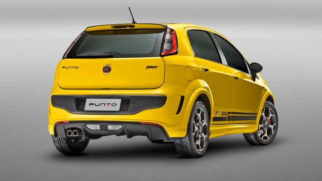 O aplique preto na traseira simula um extrator de ar e incorpora a ponteira dupla | <a href="https://preprod.quatrorodas.abril.com.br/carros/lancamentos/fiat-punto-2013-693625.shtml" target="_blank" rel="migration">Leia mais</a> O aplique preto na traseira simula um extrator de ar e incorpora a ponteira dupla | <a href="https://preprod.quatrorodas.abril.com.br/carros/lancamentos/fiat-punto-2013-693625.shtml" target="_blank" rel="migration">Leia mais</a>