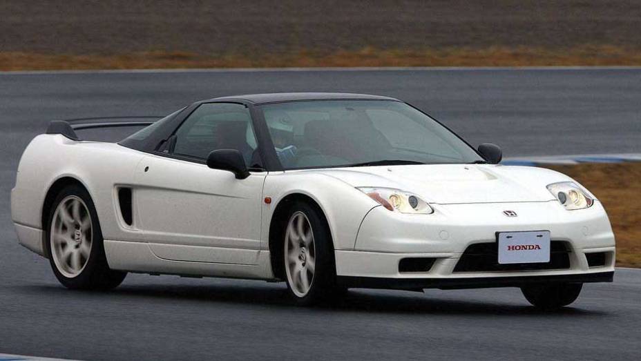 Em circuitos travados, Honda NSX conseguia rendimento igual ou superior a de rivais com motor sobrealimentado e com tração integral <a href="https://preprod.quatrorodas.abril.com.br/reportagens/classicos/japones-valente-828328.shtml" rel="migration">| Leia mais|</a> <a href="http" rel="migration"></a>