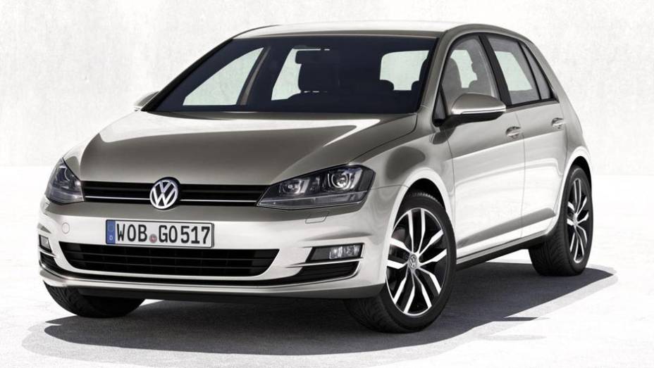 Apesar de ganhar em dimensões, segundo a VW, Golf ficou 100 kg mais leve se comparado à sua geração anterior | <a href="https://preprod.quatrorodas.abril.com.br/saloes/paris/2012/golf-chega-setima-geracao-702391.shtml" rel="migration">Leia mais</a>