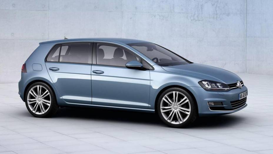 Entre as motorizações disponíveis estará a 1.4 TSI de 140 cv | <a href="https://preprod.quatrorodas.abril.com.br/saloes/paris/2012/golf-chega-setima-geracao-702391.shtml" rel="migration">Leia mais</a>