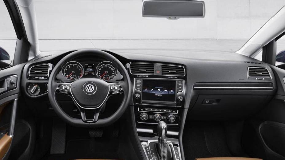 Todas as vers&otilde;es do modelo contar&atilde;o com airbag duplo e freios ABS de s&eacute;rie | <a href="https://preprod.quatrorodas.abril.com.br/saloes/paris/2012/golf-chega-setima-geracao-702391.shtml" rel="migration">Leia mais</a>