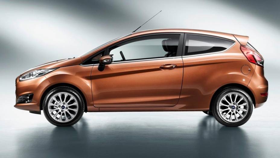 O hatch, que deverá ser fabricado no Brasil em 2013, passou por um facelift. | <a href="https://preprod.quatrorodas.abril.com.br/salao-do-automovel/2012/carros/fiesta-704046.shtml" rel="migration">Leia mais</a>