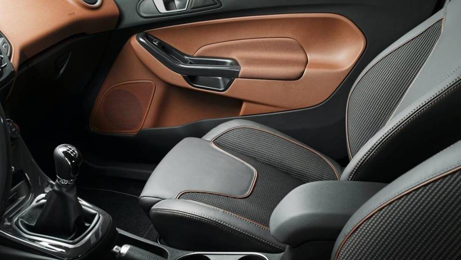 J&aacute; o MyKey &eacute; um dispositivo que faz com que os pais possam garantir uma dire&ccedil;&atilde;o mais segura aos filhos. | <a href="https://preprod.quatrorodas.abril.com.br/salao-do-automovel/2012/carros/fiesta-704046.shtml" rel="migration">Leia mais</a>