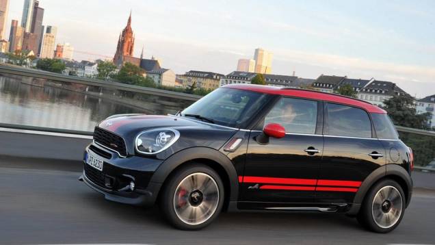 Modelo é o primeiro Mini JCW a utilizar sistema de tração integral ALL4 Modelo é o primeiro Mini JCW a utilizar sistema de tração integral ALL4