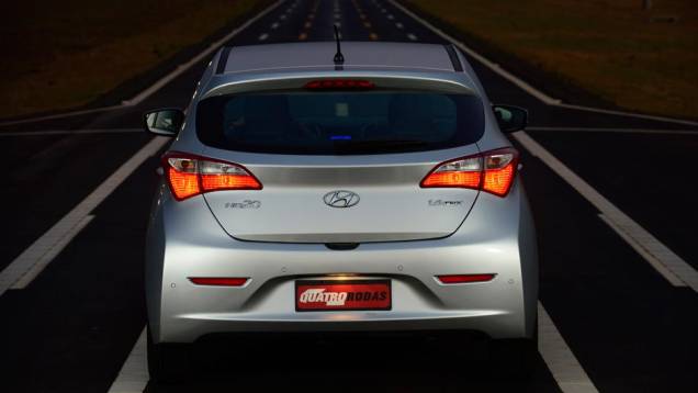 Motor 1.0 é o mesmo tricilíndrico empregado no Kia Picanto, com 80 cv | <a href="https://preprod.quatrorodas.abril.com.br/noticias/fabricantes/todas-especificacoes-hyundai-hb20-701531.shtml" target="_blank" rel="migration">Confira todas as informações do modelo aqui</a> Motor 1.0 é o mesmo tricilíndrico empregado no Kia Picanto, com 80 cv | <a href="https://preprod.quatrorodas.abril.com.br/noticias/fabricantes/todas-especificacoes-hyundai-hb20-701531.shtml" target="_blank" rel="migration">Confira todas as informações do modelo aqui</a>