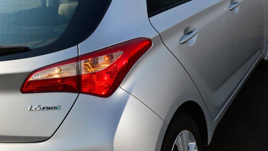 Todas as motoriza&ccedil;&otilde;es do hatch s&atilde;o bicombust&iacute;vel | <a href="https://preprod.quatrorodas.abril.com.br/noticias/fabricantes/todas-especificacoes-hyundai-hb20-701531.shtml" target="_blank" rel="migration">Confira todas as informa&ccedil;&otilde;es do modelo aqui</a>