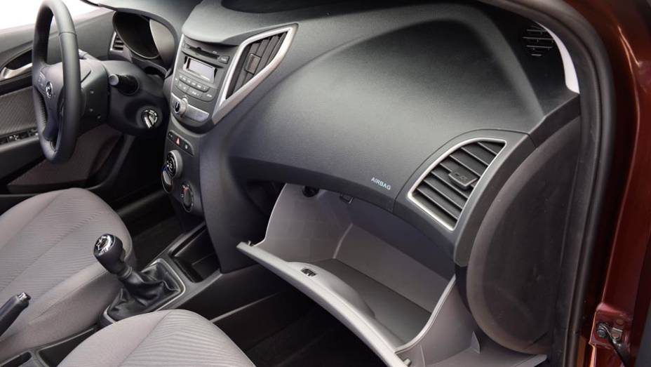 Airbag duplo &eacute; item de s&eacute;rie em todas as configura&ccedil;&otilde;es | <a href="https://preprod.quatrorodas.abril.com.br/noticias/fabricantes/todas-especificacoes-hyundai-hb20-701531.shtml" target="_blank" rel="migration">Confira todas as informa&ccedil;&otilde;es do modelo aqui</a>