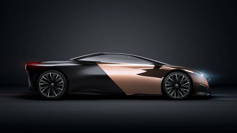 O design é inspirado no RCZ. | <a href="https://preprod.quatrorodas.abril.com.br/saloes/paris/2012/peugeot-onyx-702431.shtml" rel="migration">Leia mais</a>