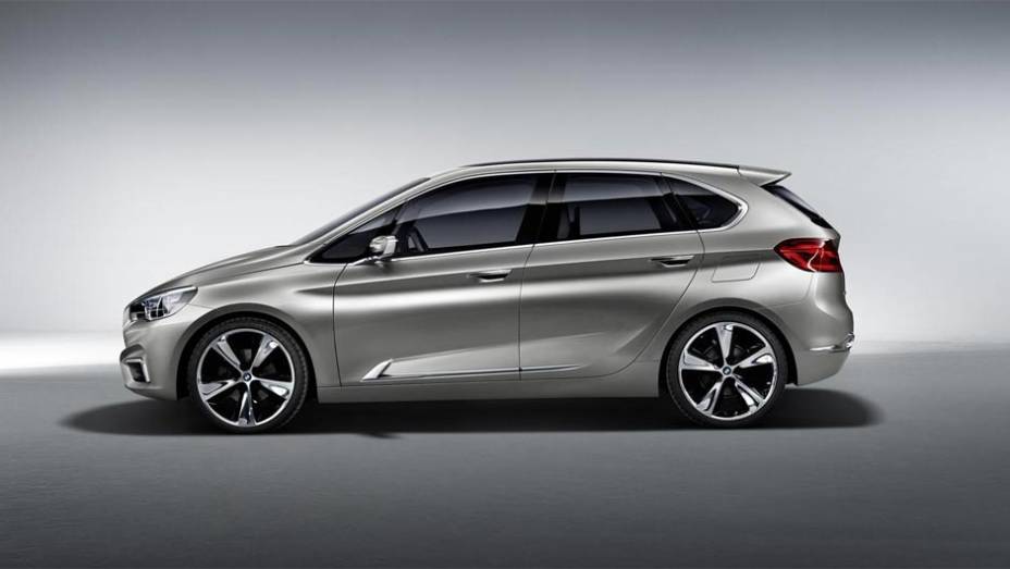 BMW Concept Active Tourer | <a href="https://preprod.quatrorodas.abril.com.br/saloes/paris/2012/bmw-concept-active-tourer-702454.shtml" rel="migration">Leia mais</a>