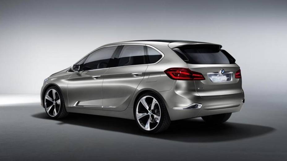 BMW Concept Active Tourer | <a href="https://preprod.quatrorodas.abril.com.br/saloes/paris/2012/bmw-concept-active-tourer-702454.shtml" rel="migration">Leia mais</a>