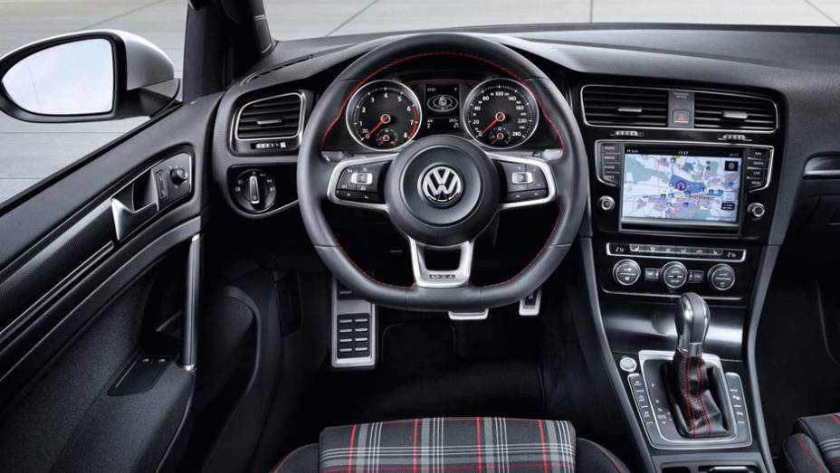 O conjunto vai de 0 a 100 km/h em 6,6 segundos e alcan&ccedil;a velocidade m&aacute;xima de 250 km/h. | <a href="https://preprod.quatrorodas.abril.com.br/saloes/paris/2012/golf-chega-setima-geracao-702391.shtml" rel="migration">Leia mais</a>