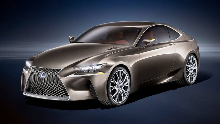 A Lexus revelou o LF-CC concept, coupé que traz visual bastante inovador e poderá inspirar o design do novo IS, em 2014. | <a href="%20https://preprod.quatrorodas.abril.com.br/saloes/paris/2012/lexus-lf-cc-702448.shtml" rel="migration">Leia mais</a>