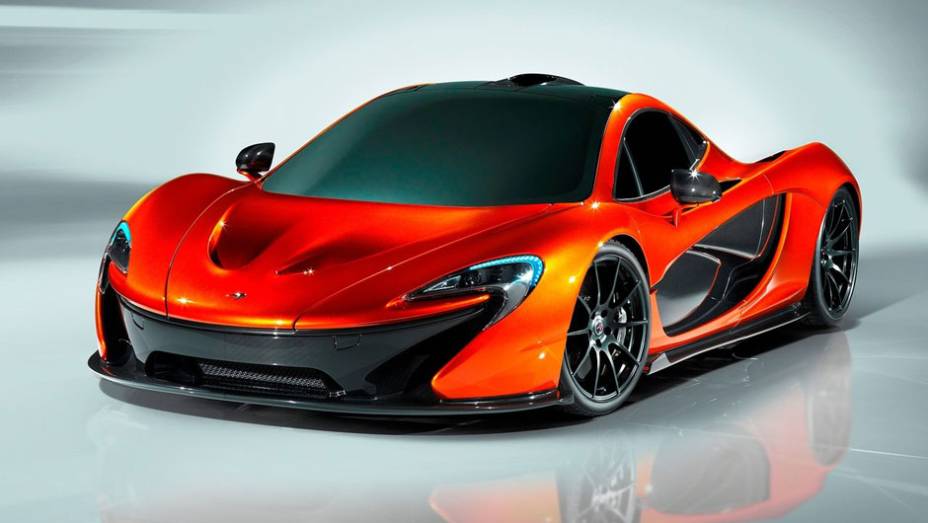 A McLaren lan&ccedil;ou o P1, supercarro que chega para substituir o tradicional F1. | <a href="%20https://preprod.quatrorodas.abril.com.br/saloes/paris/2012/mclaren-p1-702427.shtml" rel="migration">Leia mais</a>