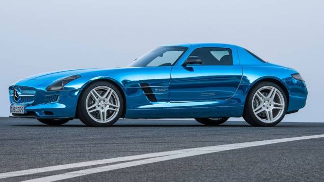 O supercarro conta com quatro motores elétricos (um em cada roda) | <a href="https://preprod.quatrorodas.abril.com.br/saloes/paris/2012/mercedes-benz-sls-electric-drive-703458.shtml" rel="migration">Leia mais</a> O supercarro conta com quatro motores elétricos (um em cada roda) | <a href="https://preprod.quatrorodas.abril.com.br/saloes/paris/2012/mercedes-benz-sls-electric-drive-703458.shtml" rel="migration">Leia mais</a>