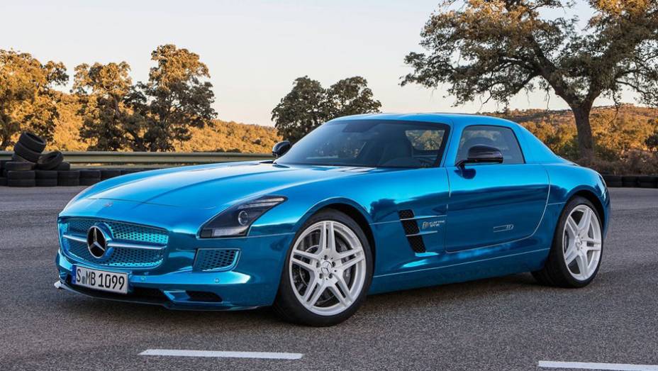 Ou seja, exatos 177 cv e 35,2 mkg de força a mais do que o SLS AMG convencional | <a href="https://preprod.quatrorodas.abril.com.br/saloes/paris/2012/mercedes-benz-sls-electric-drive-703458.shtml" rel="migration">Leia mais</a>
