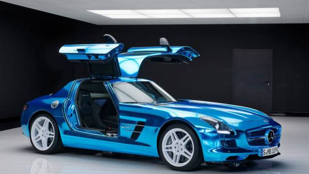 Portas "asa de gaivota" | <a href="https://preprod.quatrorodas.abril.com.br/saloes/paris/2012/mercedes-benz-sls-electric-drive-703458.shtml" rel="migration">Leia mais</a> Portas "asa de gaivota" | <a href="https://preprod.quatrorodas.abril.com.br/saloes/paris/2012/mercedes-benz-sls-electric-drive-703458.shtml" rel="migration">Leia mais</a>