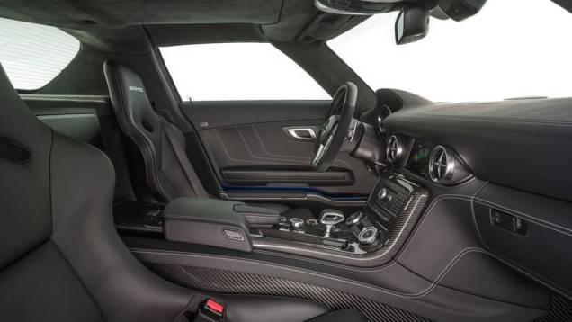 A novidade chegará às concessionárias europeias em 2013 | <a href="https://preprod.quatrorodas.abril.com.br/saloes/paris/2012/mercedes-benz-sls-electric-drive-703458.shtml" rel="migration">Leia mais</a> A novidade chegará às concessionárias europeias em 2013 | <a href="https://preprod.quatrorodas.abril.com.br/saloes/paris/2012/mercedes-benz-sls-electric-drive-703458.shtml" rel="migration">Leia mais</a>