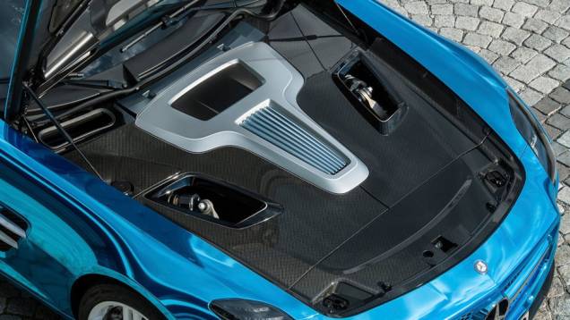 O SLS Electric Drive custará a partir de 416 000 euros | <a href="https://preprod.quatrorodas.abril.com.br/saloes/paris/2012/mercedes-benz-sls-electric-drive-703458.shtml" rel="migration">Leia mais</a> O SLS Electric Drive custará a partir de 416 000 euros | <a href="https://preprod.quatrorodas.abril.com.br/saloes/paris/2012/mercedes-benz-sls-electric-drive-703458.shtml" rel="migration">Leia mais</a>