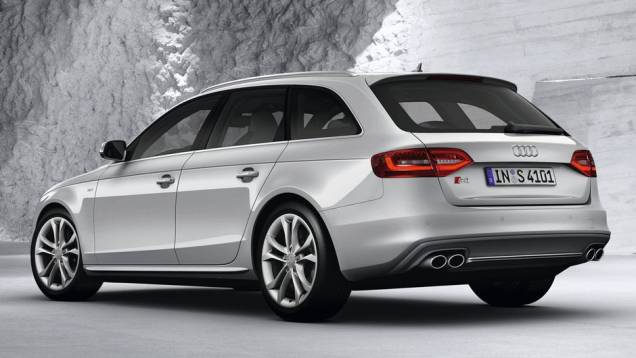 Itens de conforto também estão presentes | <a href="https://preprod.quatrorodas.abril.com.br/noticias/fabricantes/audi-traz-modelos-s4-ao-brasil-704081.shtml" rel="migration">Leia mais</a> Itens de conforto também estão presentes | <a href="https://preprod.quatrorodas.abril.com.br/noticias/fabricantes/audi-traz-modelos-s4-ao-brasil-704081.shtml" rel="migration">Leia mais</a>