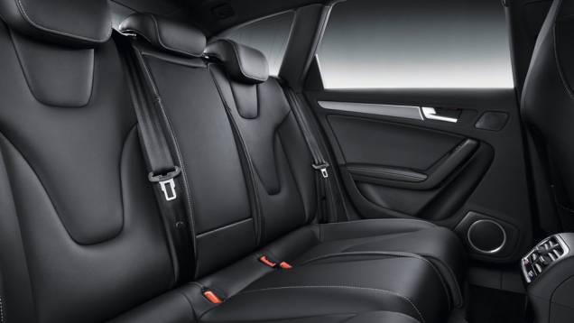 Programa eletrônico de estabilidade (ESP) e cintos de segurança com sensor de afivelamento completam a lista | <a href="%20https://preprod.quatrorodas.abril.com.br/noticias/fabricantes/audi-traz-modelos-s4-ao-brasil-704081.shtml" rel="migration">Leia mais</a> Programa eletrônico de estabilidade (ESP) e cintos de segurança com sensor de afivelamento completam a lista | <a href="%20https://preprod.quatrorodas.abril.com.br/noticias/fabricantes/audi-traz-modelos-s4-ao-brasil-704081.shtml" rel="migration">Leia mais</a>