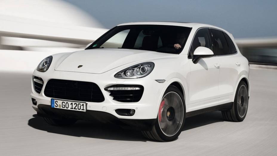 SUV ganhou potência no motor e manteve o mesmo consumo | <a href="https://preprod.quatrorodas.abril.com.br/saloes/los-angeles/2012/porsche-cayenne-turbo-s-724271.shtml" rel="migration">Leia mais</a>