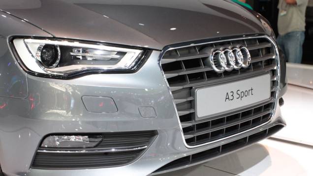 Dupla embreagem é de série no modelo <a href="https://preprod.quatrorodas.abril.com.br/salao-do-automovel/2012/carros/a3-sport-709767.shtml" rel="migration">Leia mais</a> Dupla embreagem é de série no modelo <a href="https://preprod.quatrorodas.abril.com.br/salao-do-automovel/2012/carros/a3-sport-709767.shtml" rel="migration">Leia mais</a>