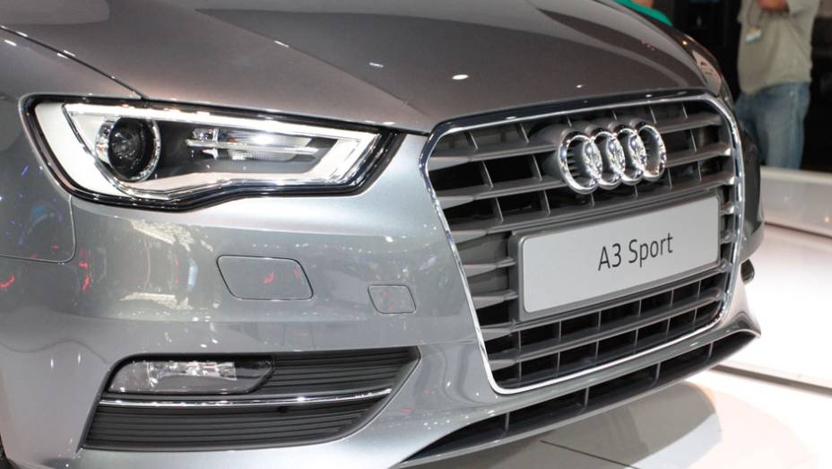 Dupla embreagem &eacute; de s&eacute;rie no modelo <a href="https://preprod.quatrorodas.abril.com.br/salao-do-automovel/2012/carros/a3-sport-709767.shtml" rel="migration">Leia mais</a>