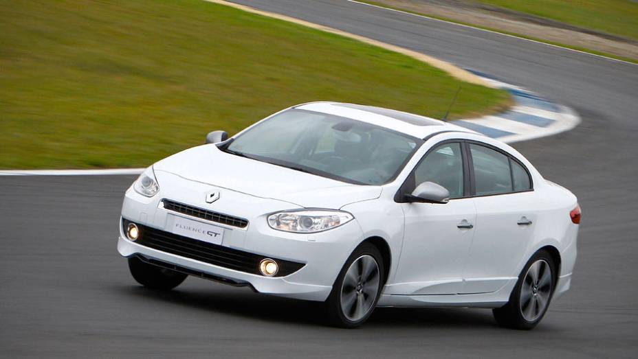 O Fluence GT é criado pela Renault Sport, responsável pela preparação dos modelos esportivos da marca | <a href="https://preprod.quatrorodas.abril.com.br/carros/lancamentos/renault-fluence-gt-721405.shtml" rel="migration">Leia mais</a>