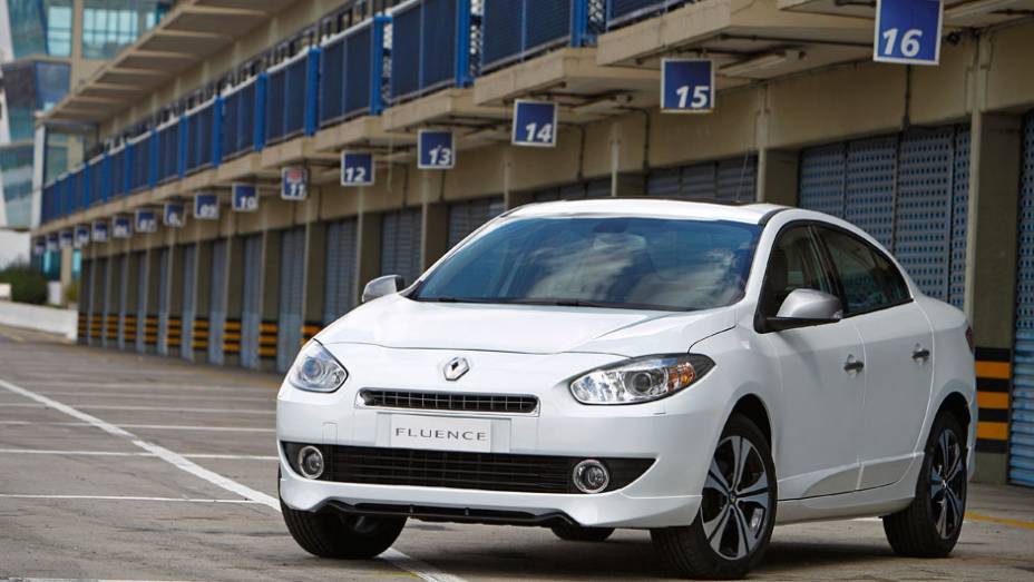 O Fluence GT é criado pela Renault Sport, responsável pela preparação dos modelos esportivos da marca | <a href="https://preprod.quatrorodas.abril.com.br/carros/lancamentos/renault-fluence-gt-721405.shtml" rel="migration">Leia mais</a>