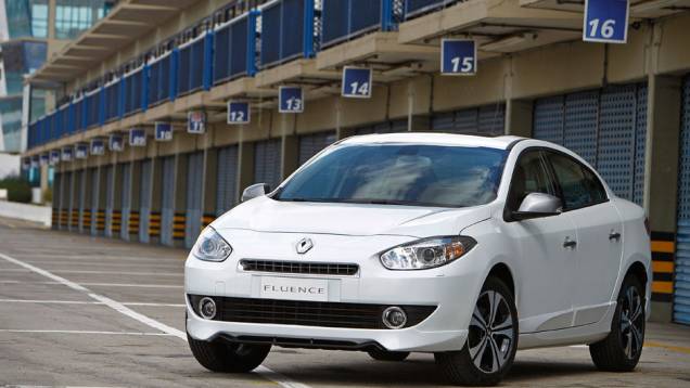 O Fluence GT é criado pela Renault Sport, responsável pela preparação dos modelos esportivos da marca | <a href="https://preprod.quatrorodas.abril.com.br/carros/lancamentos/renault-fluence-gt-721405.shtml" rel="migration">Leia mais</a> O Fluence GT é criado pela Renault Sport, responsável pela preparação dos modelos esportivos da marca | <a href="https://preprod.quatrorodas.abril.com.br/carros/lancamentos/renault-fluence-gt-721405.shtml" rel="migration">Leia mais</a>