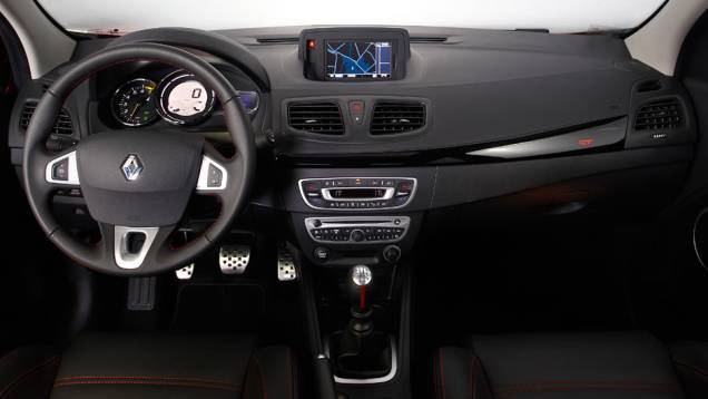 O Fluence GT é criado pela Renault Sport, responsável pela preparação dos modelos esportivos da marca | <a href="https://preprod.quatrorodas.abril.com.br/carros/lancamentos/renault-fluence-gt-721405.shtml" rel="migration">Leia mais</a> O Fluence GT é criado pela Renault Sport, responsável pela preparação dos modelos esportivos da marca | <a href="https://preprod.quatrorodas.abril.com.br/carros/lancamentos/renault-fluence-gt-721405.shtml" rel="migration">Leia mais</a>