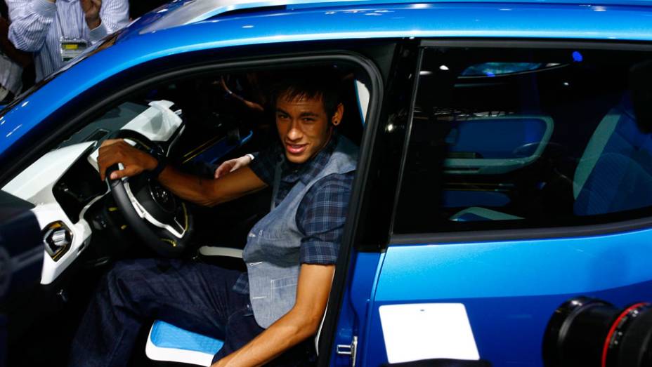 Neymar, garoto-propaganda da Volkswagen, também apareceu na apresentação do Taigun<a href="https://preprod.quatrorodas.abril.com.br/salao-do-automovel/2012/carros/taigun-708675.shtml" rel="migration">Leia mais</a>