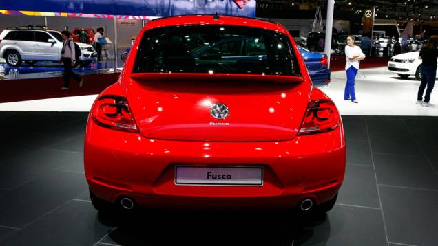Com 200 cv, revela agilidade e estabilidade nas curvas | <a href="https://preprod.quatrorodas.abril.com.br/salao-do-automovel/2012/carros/fusca-703948.shtml" rel="migration">Leia mais</a> Com 200 cv, revela agilidade e estabilidade nas curvas | <a href="https://preprod.quatrorodas.abril.com.br/salao-do-automovel/2012/carros/fusca-703948.shtml" rel="migration">Leia mais</a>