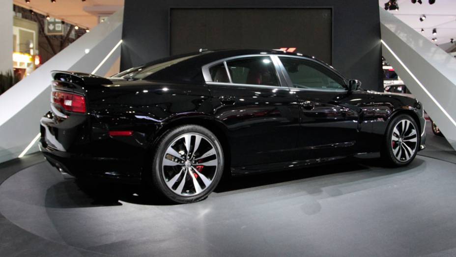 Pot&ecirc;ncia gerada &eacute; de 470 cv <a href="https://preprod.quatrorodas.abril.com.br/salao-do-automovel/2012/carros/charger-srt8-super-bee-703995.shtml" rel="migration">Leia mais</a>