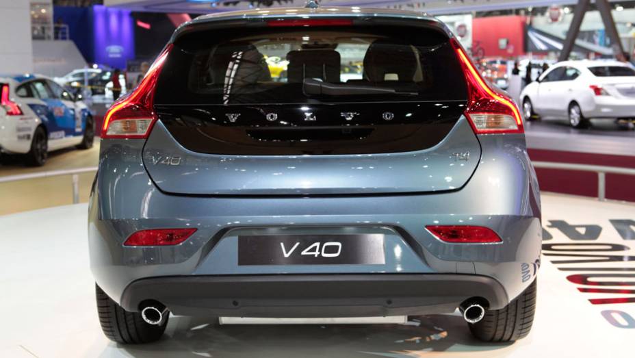 Sendo emocionais: o V40 &eacute; um carro bem bonito | <a href="https://preprod.quatrorodas.abril.com.br/salao-do-automovel/2012/carros/v40-703905.shtml" rel="migration">Leia mais</a>