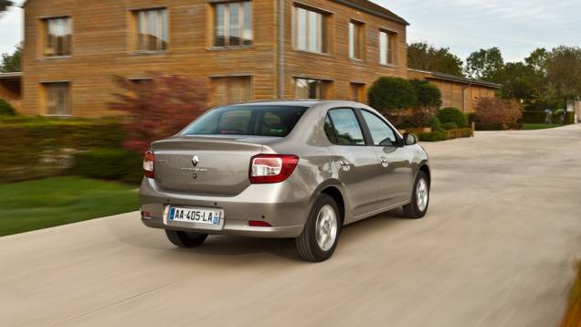 O novo Symbol não deve ser vendido em mercados onde a Renault comercializa Symbol e Logan, como o Brasil | <a href="https://preprod.quatrorodas.abril.com.br/noticias/fabricantes/novo-renault-symbol-copia-logan-713806.shtml" rel="migration">Leia mais</a> O novo Symbol não deve ser vendido em mercados onde a Renault comercializa Symbol e Logan, como o Brasil | <a href="https://preprod.quatrorodas.abril.com.br/noticias/fabricantes/novo-renault-symbol-copia-logan-713806.shtml" rel="migration">Leia mais</a>
