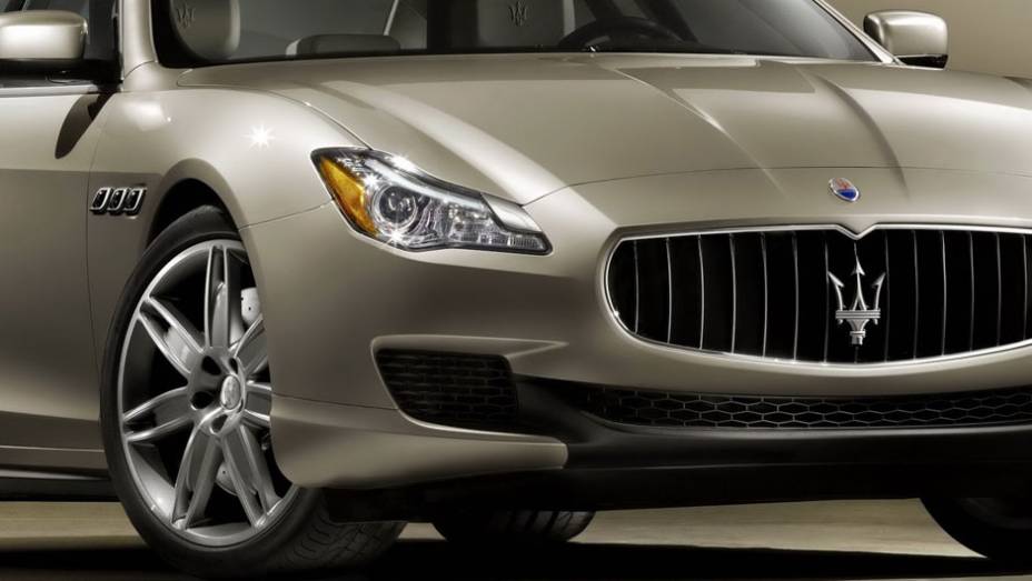 Maserati revela as primeiras imagens e informações do Quattroporte | <a href="https://preprod.quatrorodas.abril.com.br/noticias/mercado/maserati-revela-novo-quattroporte-715235.shtml" rel="migration">Leia mais</a> Maserati revela as primeiras imagens e informações do Quattroporte | <a href="https://preprod.quatrorodas.abril.com.br/noticias/mercado/maserati-revela-novo-quattroporte-715235.shtml" rel="migration">Leia mais</a>