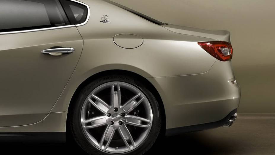 Maserati revela as primeiras imagens e informações do Quattroporte | <a href="https://preprod.quatrorodas.abril.com.br/noticias/mercado/maserati-revela-novo-quattroporte-715235.shtml" rel="migration">Leia mais</a> Maserati revela as primeiras imagens e informações do Quattroporte | <a href="https://preprod.quatrorodas.abril.com.br/noticias/mercado/maserati-revela-novo-quattroporte-715235.shtml" rel="migration">Leia mais</a>