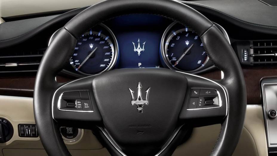 Maserati revela as primeiras imagens e informações do Quattroporte | <a href="https://preprod.quatrorodas.abril.com.br/noticias/mercado/maserati-revela-novo-quattroporte-715235.shtml" rel="migration">Leia mais</a>